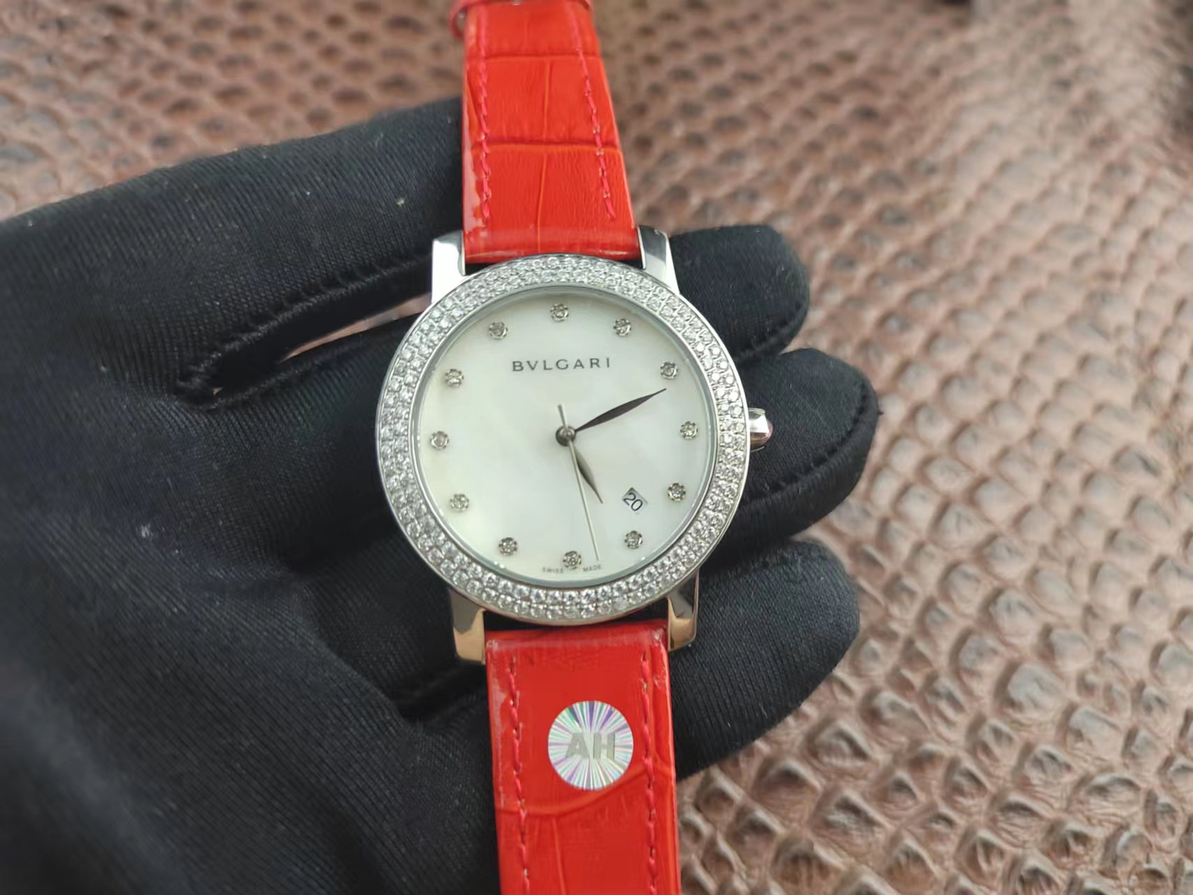 Imitated Bvlgari White Dial Diamonds Markers & Bezel Red LeatherStrap Women's BV106 Watch Video