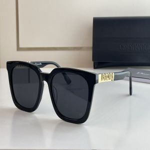 For Sale Dark Grey Square Lens Gold Letter Hinged Dior Artist Sunglasses— Dior Women'S Simple Glasses